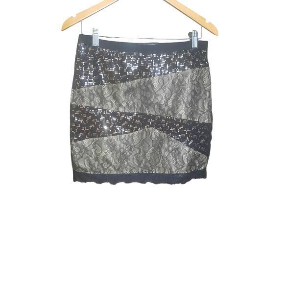 Miss Me Couture Lace and Sequin Mini Skirt Lined Side Zip Size Large - Picture 1 of 5